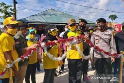 Jalan beton Desa Tarjun diresmikan