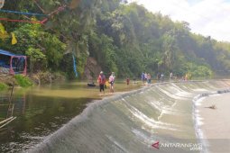 Menikmati "weekend" di Bendungan Padang Segaro Bengkulu Tengah