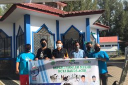 Cegah penyebaran COVID-19, Pegadaian-BKPRMI semprotkan disinfektan