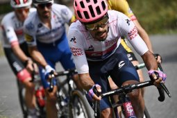 Martinez menjuarai Criterium du Dauphine setelah Roglic mundur