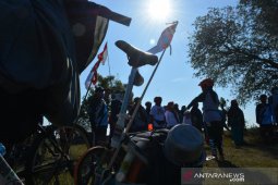 Upacara HUT RI di lahan bekas galian tambang