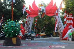 Gapura Berhias Pernak Pernik Kemerdekaan