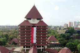 UI bentangkan kain merah putih raksasa di Gedung Rektorat