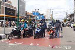 Pengguna jalan di Kota Jambi berhenti, peringati detik detik proklamasi