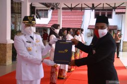 Bupati Batola raih penghargaan Manggala Karya Kencana
