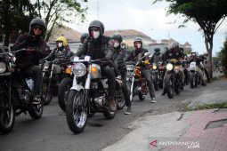 HUT ke-75 RI, "Dewata Rockers" berbagi dengan anak yatim dalam "Touring Kemerdekaan"