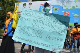 Tuntut kebijakan pembelajaran tatap muka di Jombang