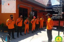 Bocah SD tenggelam di aliran Sungai Batanghari,  akibat pingsan tertimpa rekannya saat bermain lompatan di air