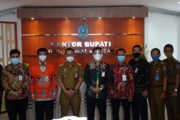 Bank Kalsel dan OJK kunjungi HSS