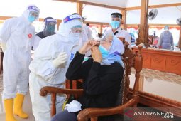 Pejabat Pemkab Probolinggo ikuti tes usap massal