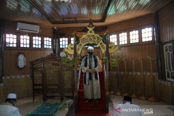 Wali Kota Ibnu Sina sholat Jumat di Masjid Haur Kuning