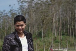 Artis Adly Fairuz dipastikan bakal maju jadi calon wakil bupati pada Pilkada Karawang