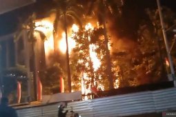 Damkar Jakarta Selatan fokus pemadaman di kantor Kejagung