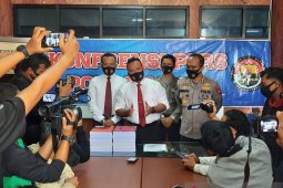 Ditreskrimsus Polda Jambi menahan dua tersangka korupsi RSUD Bungo