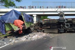 Tiga kendaraan tabrakan beruntun di Tol Cipali, dua orang meninggal