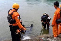 Unjuk kebolehan berenang, seorang pemuda hilang di Danau Toba