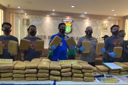 Selundupkan ratusan kilogram ganja, ayah dan anak ini ditempak polisi
