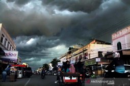 Sebagian wilayah Indonesia  hadapi potensi hujan sedang-lebat tiga hari ke depan