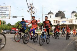 Bangun kerja sama tim. Ini dilakukan pemain Persiraja