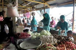 TP PKK Sukamara dorong peningkatan disiplin protokol kesehatan di pasar