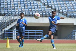 Persib Bandung  tetap gelar latihan jika kompetisi ditunda satu bulan