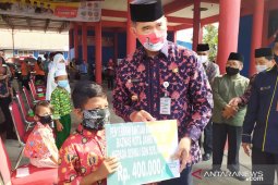 5.130 pelajar di Kota Jambi terima bantuan uang tunai dari Baznas, mereka masuk "asnaf" delapan