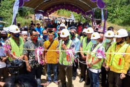 Sekda Paser  Katsul Wijaya resmikan Jembatan Sei Mului