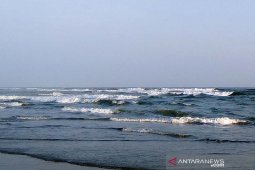 Gelombang tinggi capai enam meter berpotensi terjadi di laut selatan Jabar hingga DIY