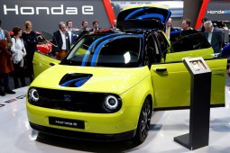 Honda hadirkan kendaraan listrik bodi lebih kecil