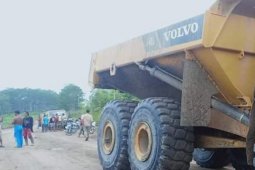 Dua remaja perempuan bersepeda motor tewas tergilas "dumptruck"  tambang