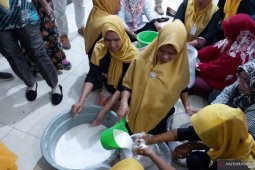 PT Krambil Idjo dampingi ibu rumah tangga olah produk kelapa