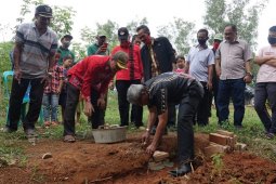 Bupati Lampung Tengah lakukan peletakan batu pertama pembangunan Pasar Wisata Rimbun Purwodadi
