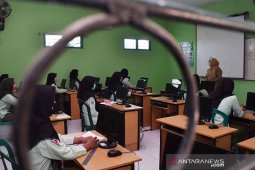 Guru bukan sekadar "tukang" transfer pengetahuan