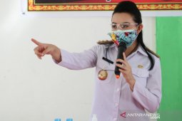 Bupati Karolin minta pengambilan BST tidak diwakilkan