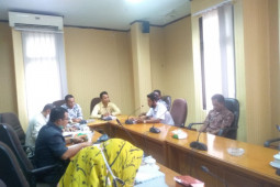 Tuntut kelayakan ganti rugi, puluhan warga datangi anggota DPRK Lhokseumawe