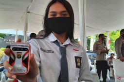DKI meminta jasa keuangan hingga telekomunikasi wajib naikan UMP 2021