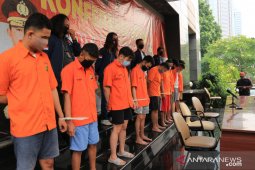 Polisi: Peserta pesta asusila berusia 20-40 tahun