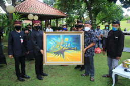 Bupati Anas ajak perupa Banyuwangi tetap optimistis dan terus berkarya