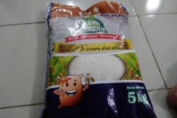 Beras peduli covid-19 Antara