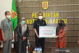 Wawali serahkan Rp1,5 miliar insentif nakes penanganan COVID-19