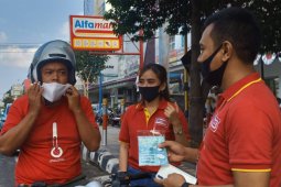 Hari Pelanggan Nasional, Alfamart bagikan masker gratis