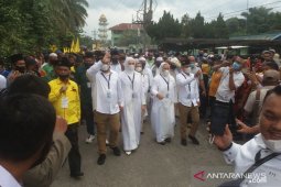 Pasangan Hebat balon bupati pertama yang mendaftar ke KPU Labura