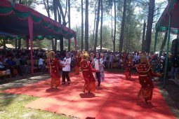 Ribuan simpatisan Sapuan-Wasri hadiri deklarasi calon bupati