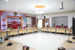 Bupati tegaskan ASN tidak boleh menolak tes swab