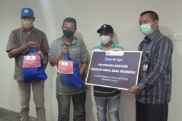 BI Maluku salurkan bantuan sembako 300 paket di Ambon