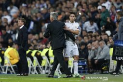 Everton mendaratkan James Rodriguez secara permanen (video)