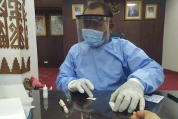 Dokter spesialis paru ingatkan masyarakat patuh pakai masker