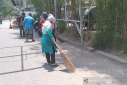Tak pakai masker di DIY disanksi menyapu hingga "push up"