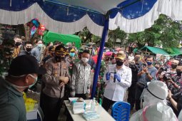 136 pengunjung pasar di Kota Pontianak di tes usap COVID-19