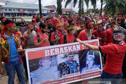 Dayak Taman lakukan aksi demo cari keadilan sidang program Prona